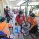 UGPE distribui cestas básicas para moradores da Comunidade da Sharp atingidos pelas chuvas de sábado