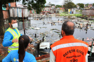 Imagem da notícia - Governo e Prefeitura realizam vistoria em área de intervenção do Prosamim no Igarapé do 40