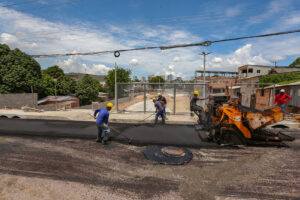 Imagem da notícia - Prosamin+: Governo inicia pavimentação de trecho da avenida Tefé