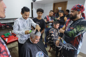 Imagem da notícia - UGPE encerra curso de barbeiro, qualificando moradores do Prosamin+ para o mercado de trabalho